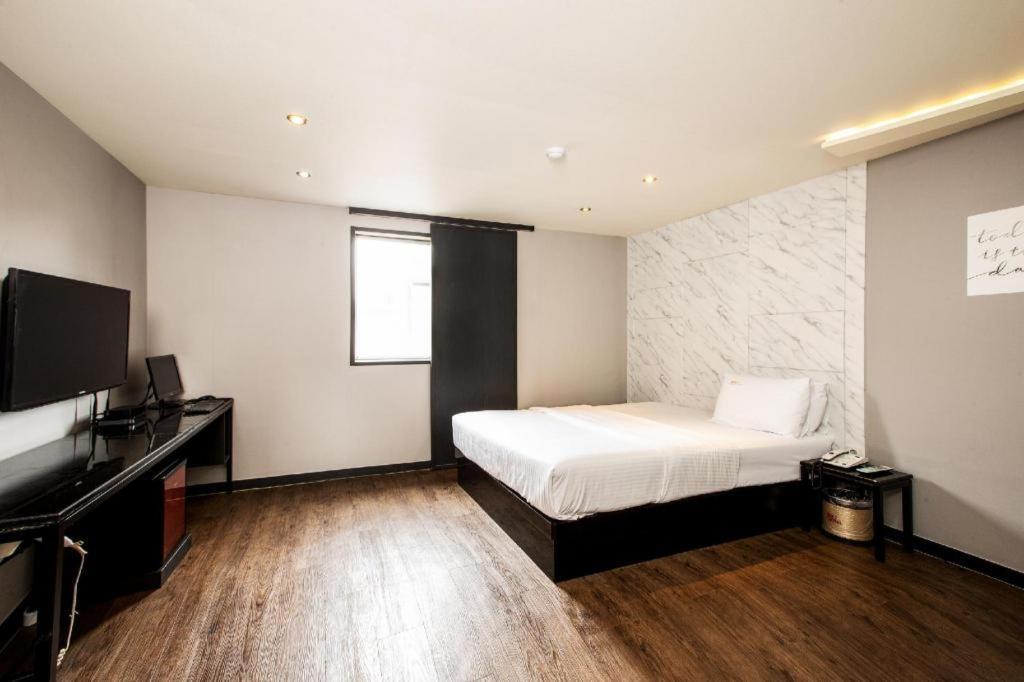 M7 Business Hotel Chilgok Екстериор снимка