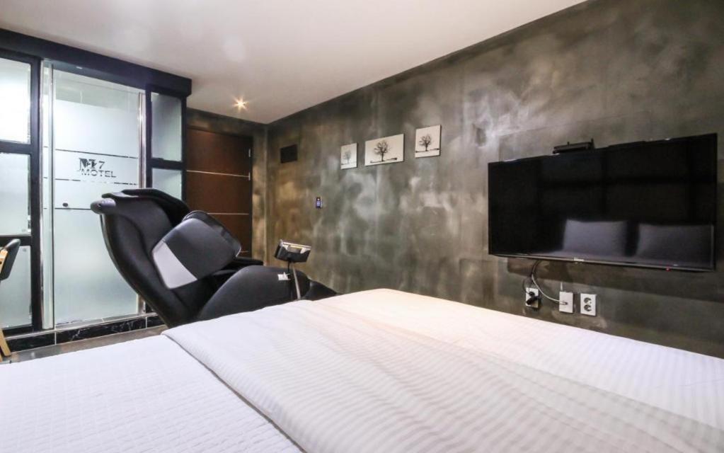 M7 Business Hotel Chilgok Екстериор снимка
